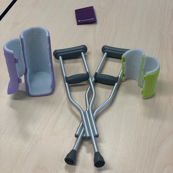 American Girl Feel Better Cast and Crutches - EUC - Picture 2 of 4